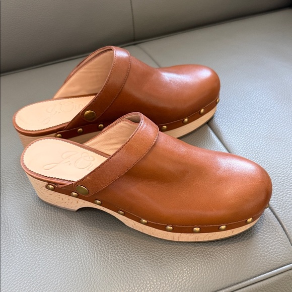 J. Crew Shoes - JCREW CONVERTIBLE CLOGS Sz 7 EU 37.5 BRAND NEW 🤎